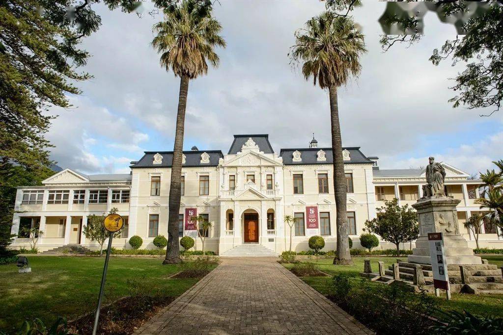 刚刚过去的这个周末,斯泰伦博斯大学又发生了一名学生在其他学生宿舍