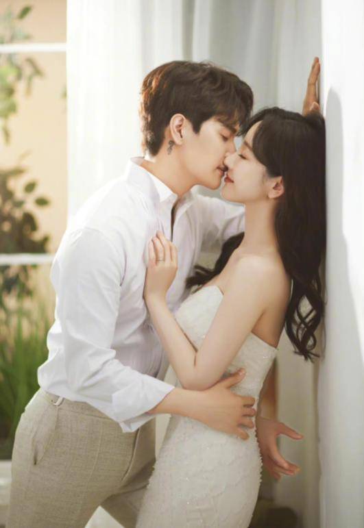 张檬小五举办婚礼,现场美如花海,永琪跟紫薇当伴郎伴娘_祝福_张睿和