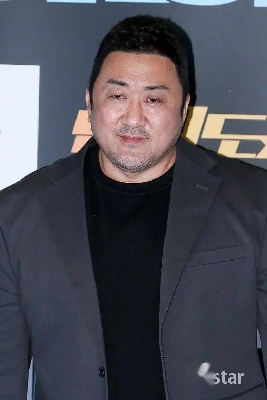 与小自己17岁的女友克服年龄差,将于今秋举办婚礼_马东锡_电影_美国