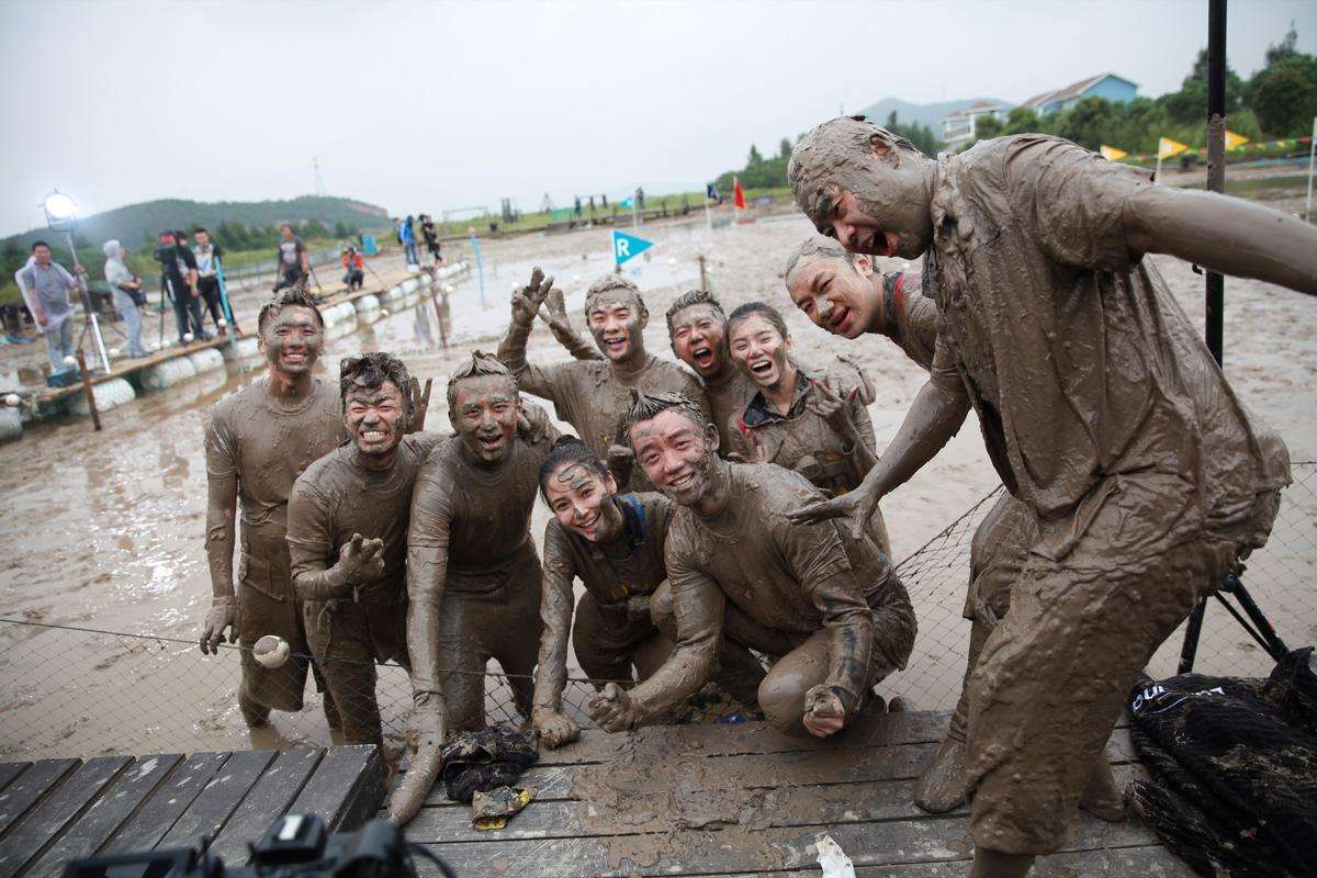 《奔跑吧》泥潭之战,曾舜晞脱的一句话,暴露嘉宾背后辛酸_baby_游戏