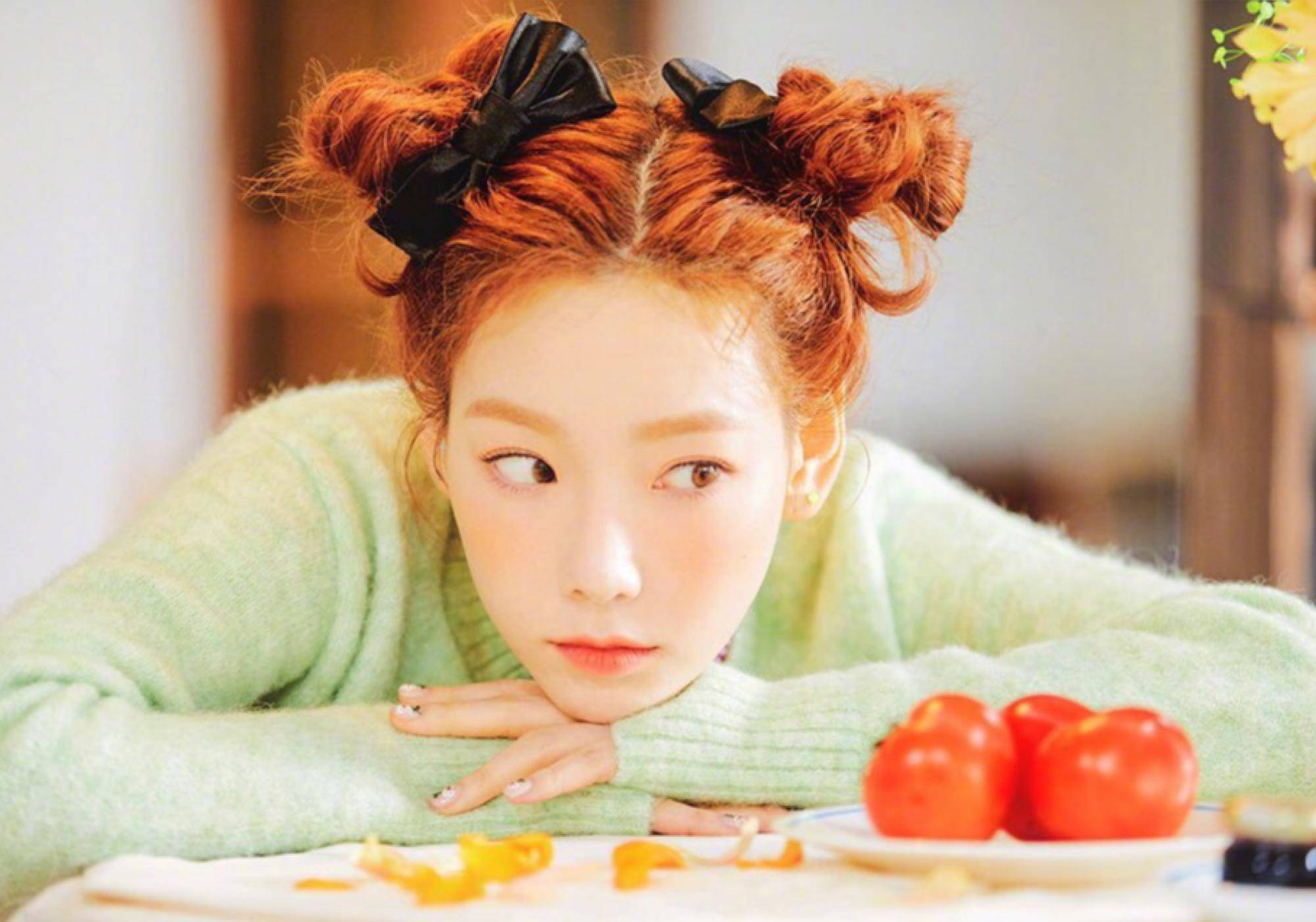 23岁jennie和30岁金泰妍,都挑战双丸子头,少女感竟然不相上下?