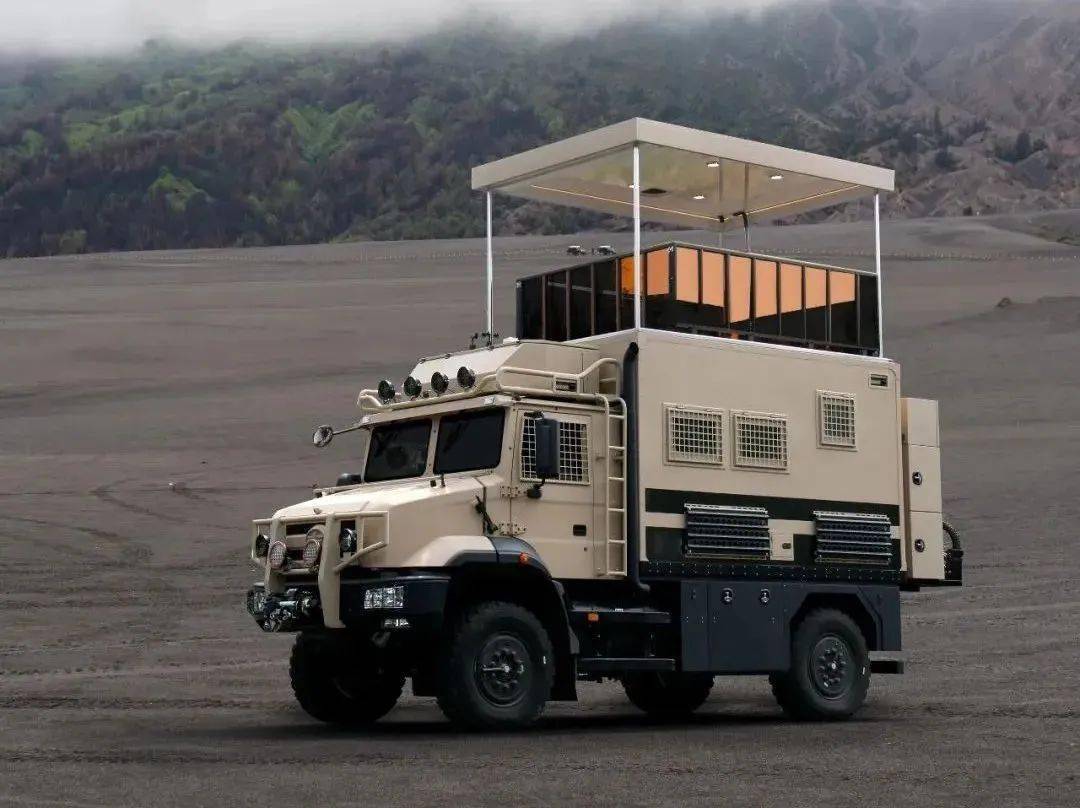 四驱三把锁,全地形越野,敢于挑战极限,一汽解放·雪鹰越野式房车_搜狐