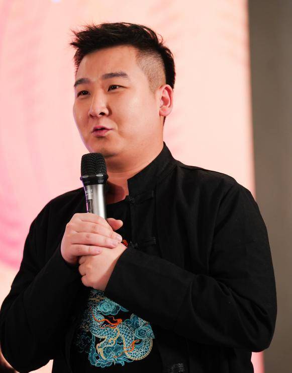 "小叮当"谢昀杉:6岁出道,3次上舞台,今30岁发福认不出_演技_作品_母亲