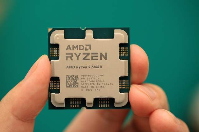 就是这么顶，超豪华供电，技嘉小雕X670 AORUS ELITE AX主板评测体验