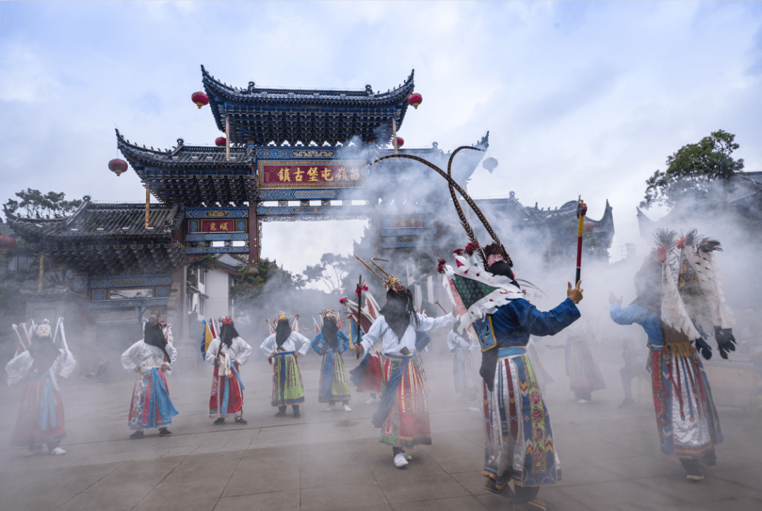 花溪地戏图片