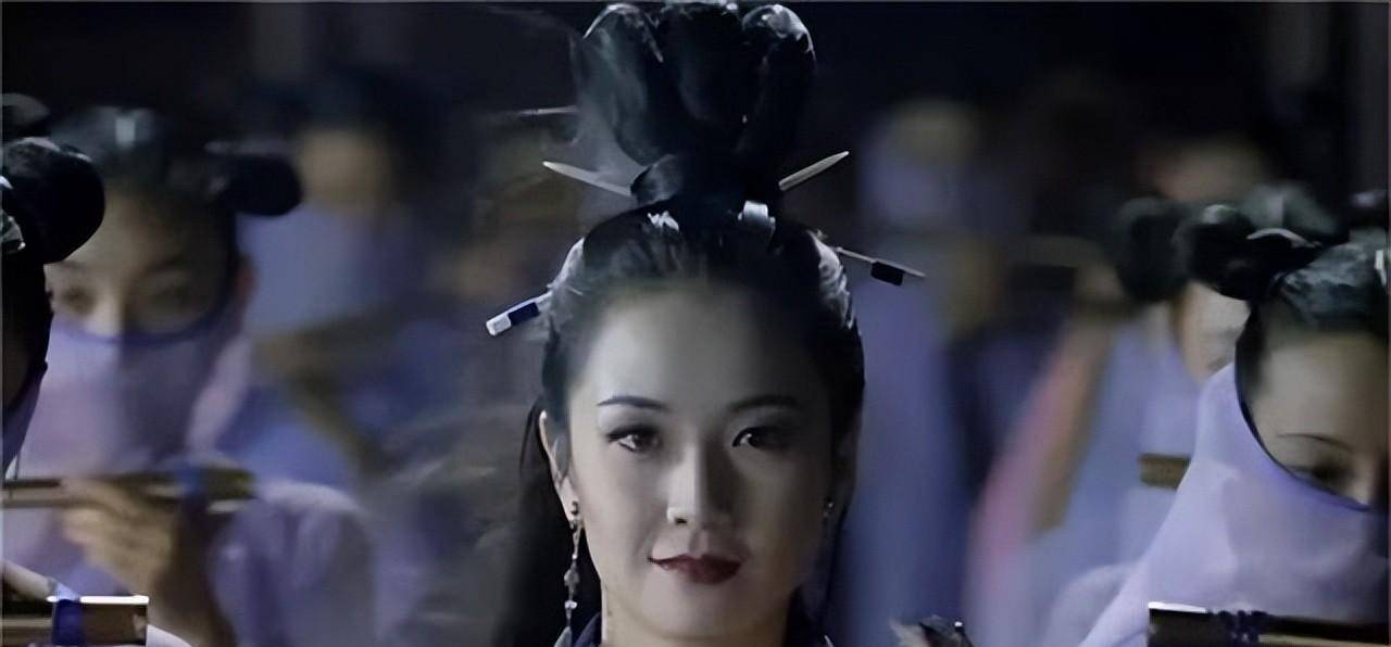 很多人说贾天怡是和张曼玉演技不相上下的女演员,甚至在颜值上,贾天怡