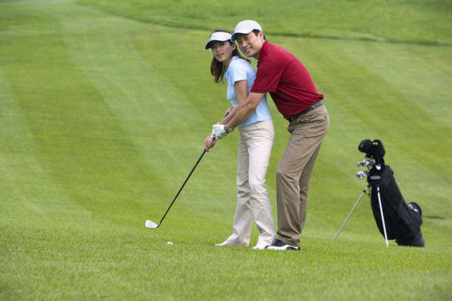 就像亨帝诗的创始人——佟延江,他目前是中国皮草行业中数一数二的