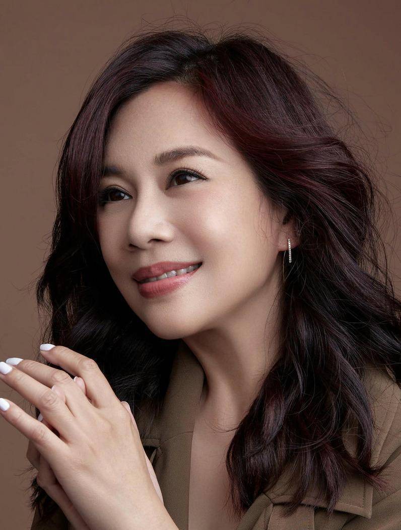 陈松伶:善良被骗,经历绝望,到最后却被小八岁的男友宠上天_张铎_时候