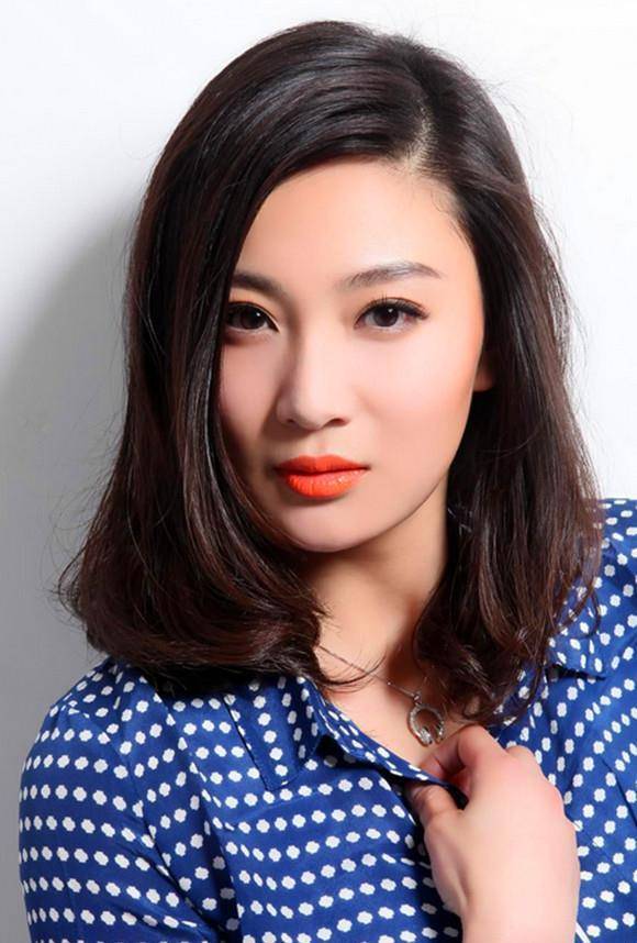 被誉为最美"军花",出道10年不红,如今搭档吴京悄悄走红_侯梦莎_特种兵