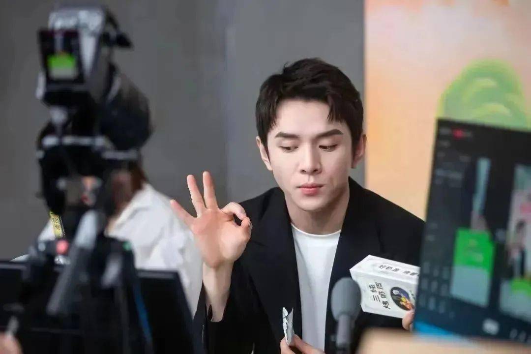 李佳琦带货的麦趣尔牛奶“翻车”后有消费者还没