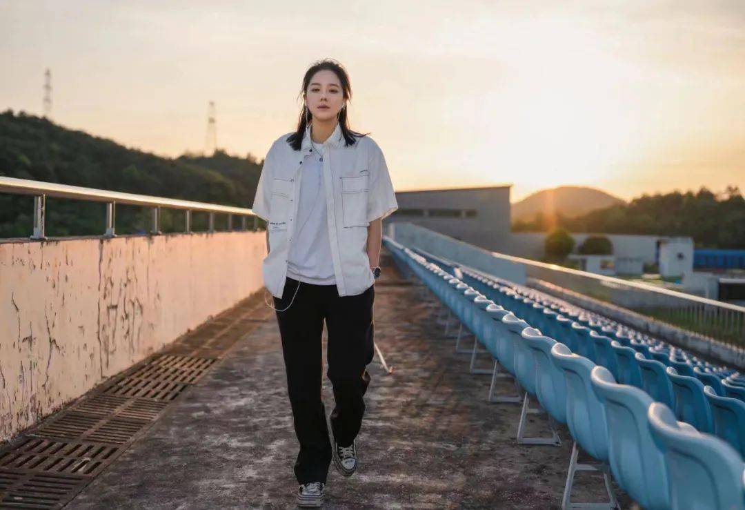 【百艺名家大访谈75】王璐瑶:乘风破浪迎接挑战_体育_射击_运动