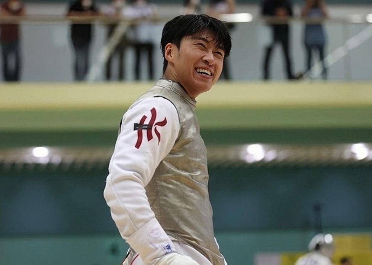 成为击剑运动员出战奥运,与女友甜蜜恩爱_吴诺弘_频道_比赛