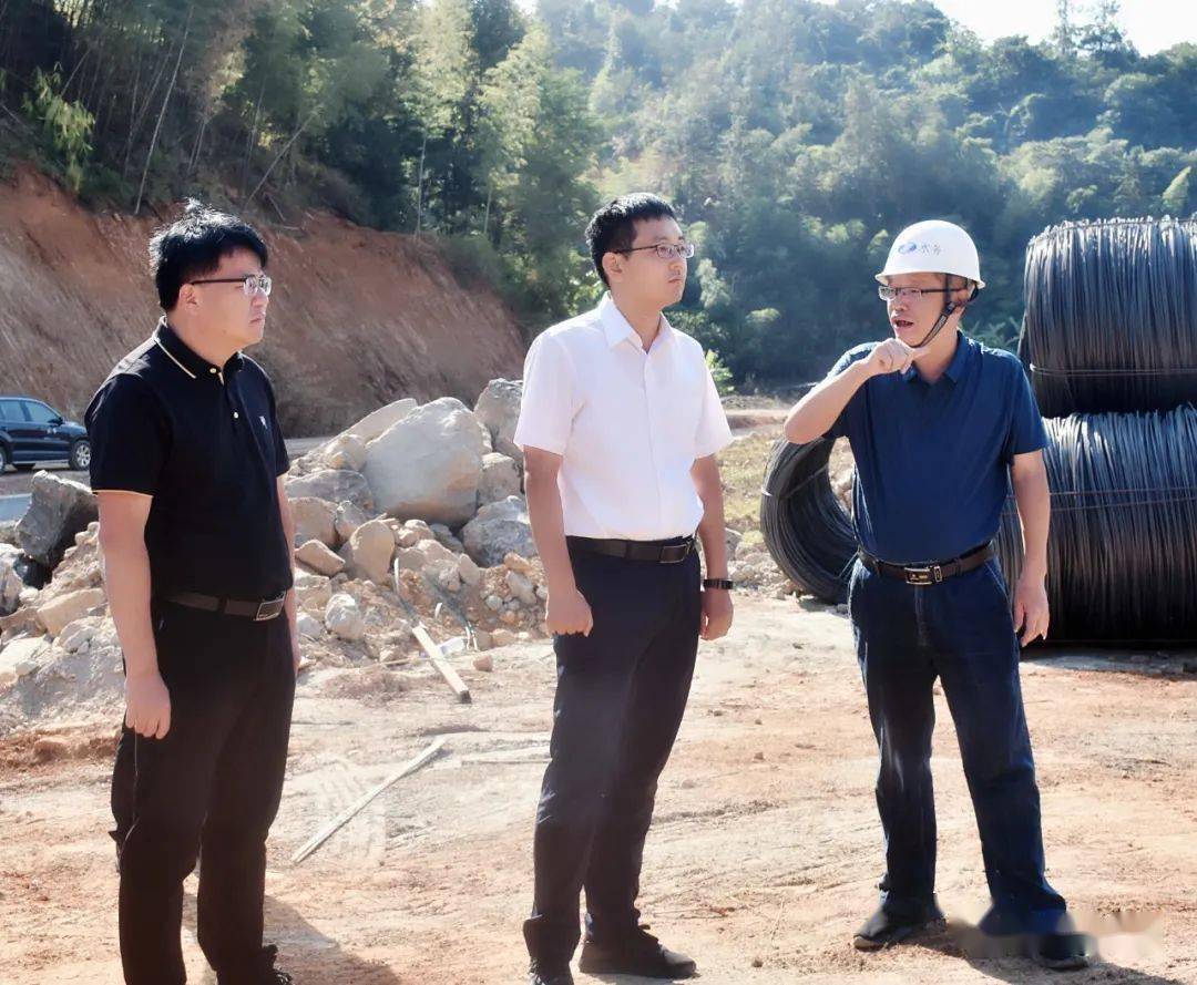 10月27日上午,区长李宏泰带队前往文秀数字产业园调研园区建设工作.