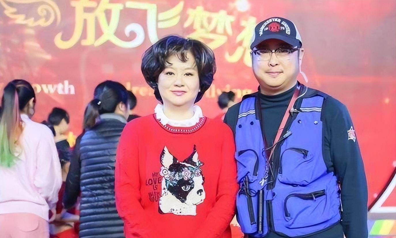 结语:晚年的鞠萍,生活得很幸福,丈夫待她十分贴心.