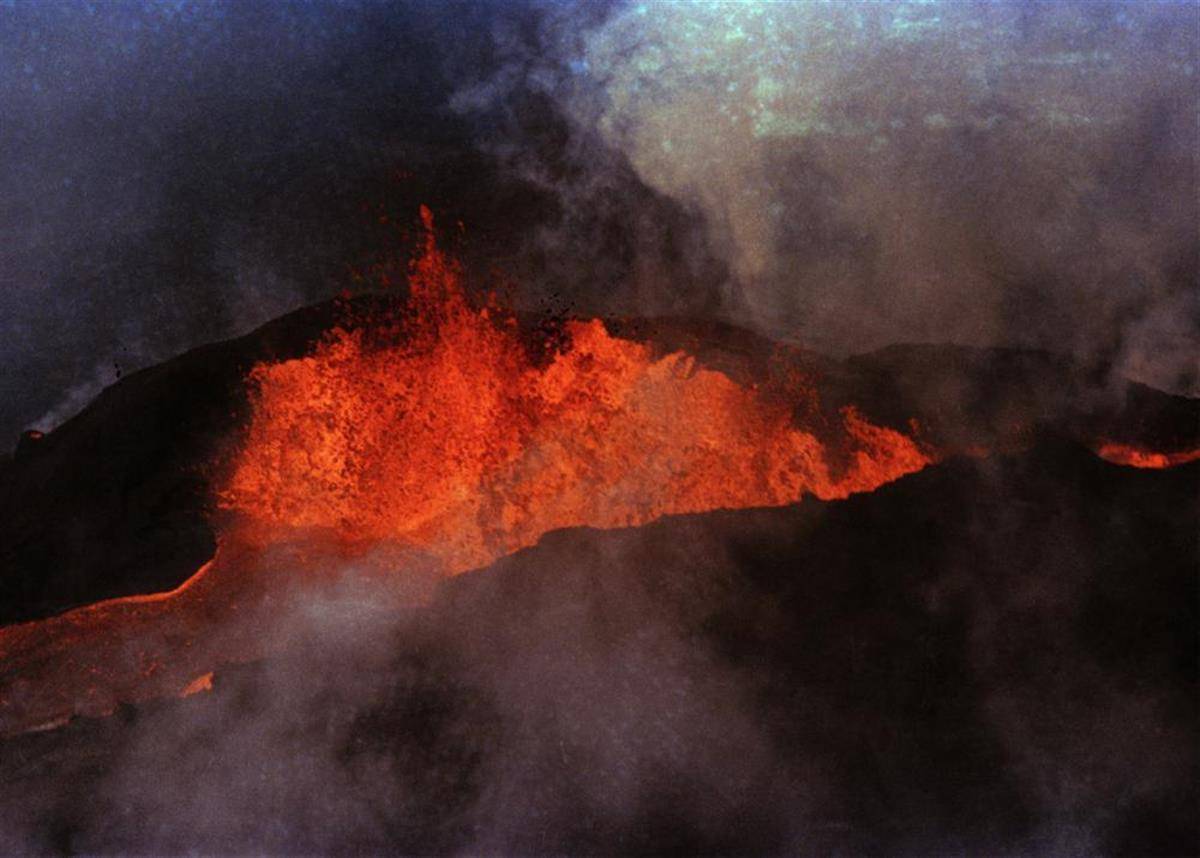 世界最大活火山或将喷发 夏威夷居民收到警告 莫纳罗亚 熔岩 山顶