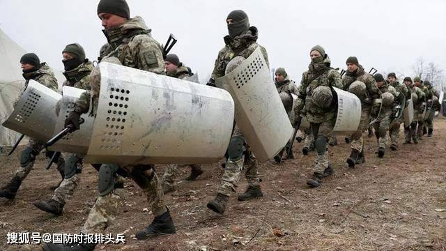乌军炮击猛烈，23名车臣战士战死，阿富汗前特战队员要助俄攻乌