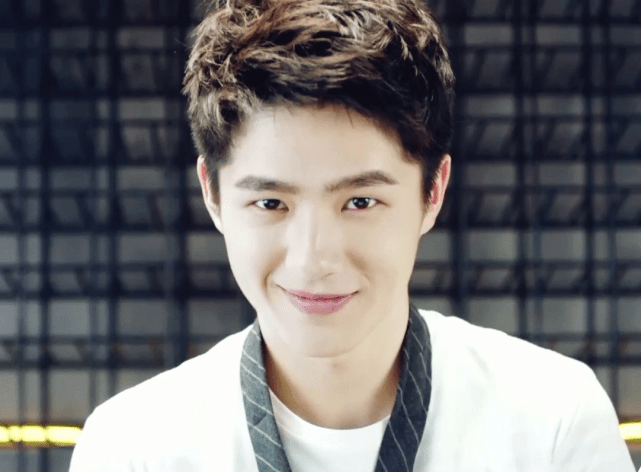 因为刘昊然现在圈里都挺火,拍剧不断,演员的片酬也很高,为什么还要