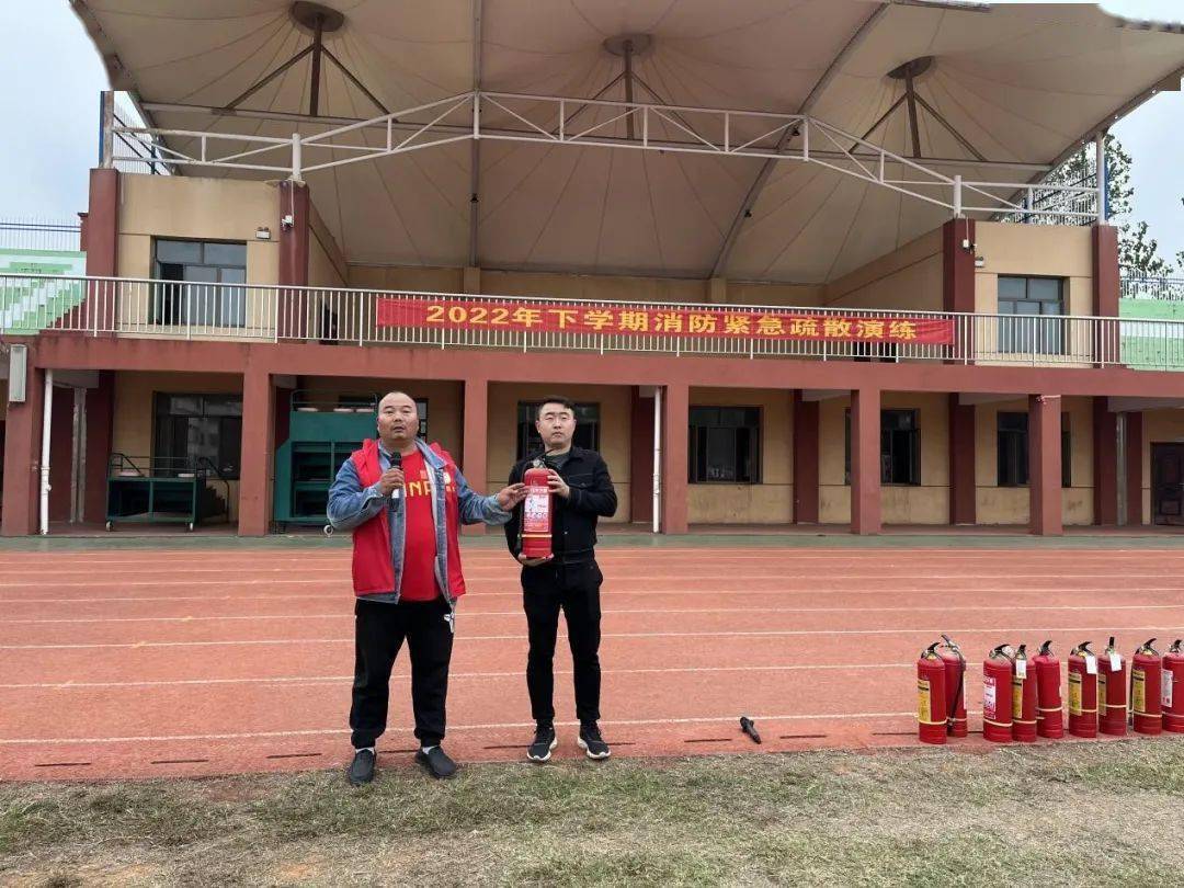 西湖一中举行消防紧急疏散演练_活动_师生_路线