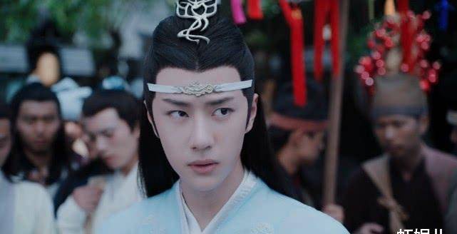 这样的近距离,他,仍然只能以朋友之意说到夷陵来"夜猎",而无法启齿!