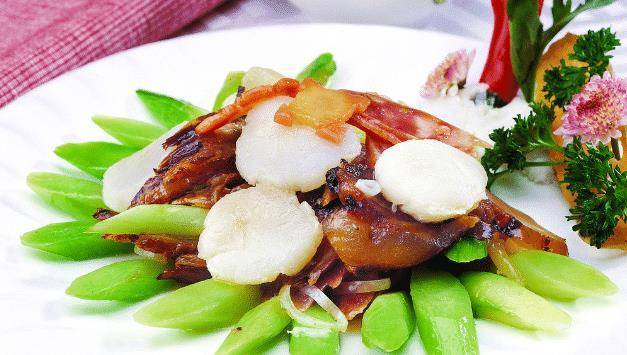 经典粤菜腊味炒芥兰的家常做法,色香味俱全_腊肉_备用_腊肠