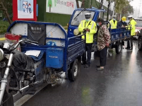 荆州交警：那类车辆整治持续停止中！