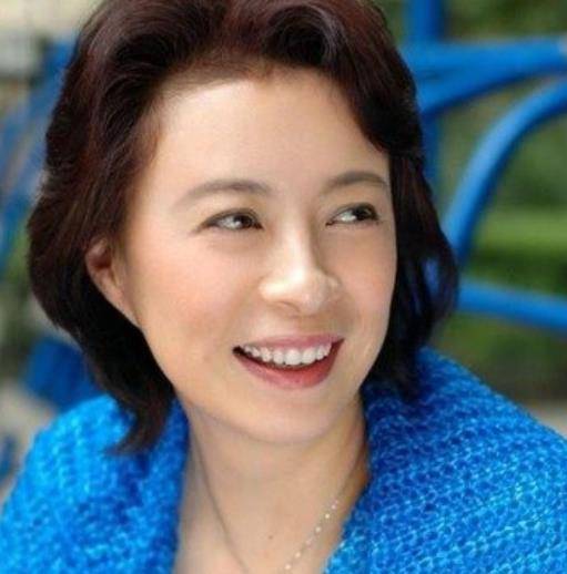 她是优秀演员,出道40多年零绯闻,丈夫身份更是不一般_电影_刘佳_表演
