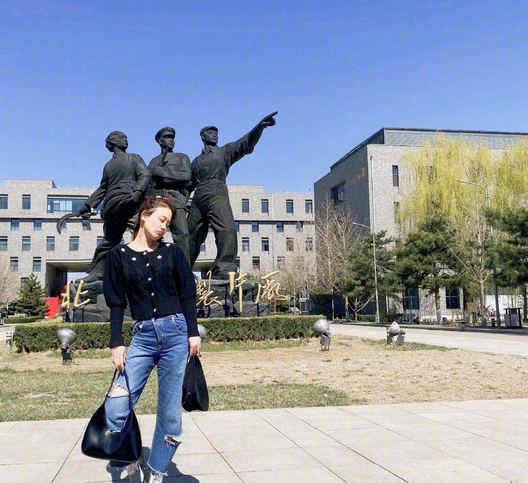 神仙合作,马思纯和钟楚曦拍大片,气质出众彰显文艺气质_时尚_造型_好