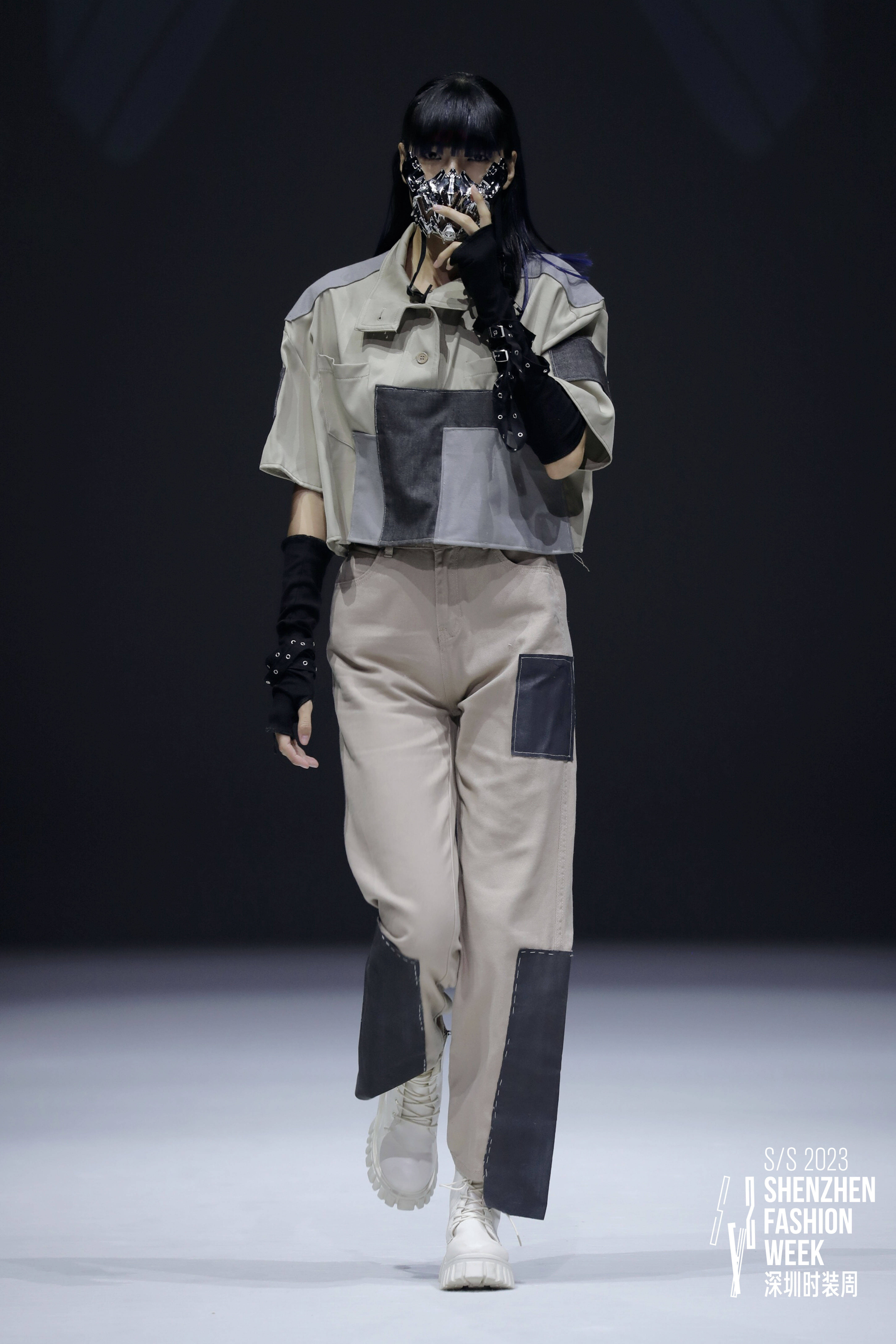 深圳实验学校中学部学子徐亦凡作品再度亮相深圳时装周_品牌_服装