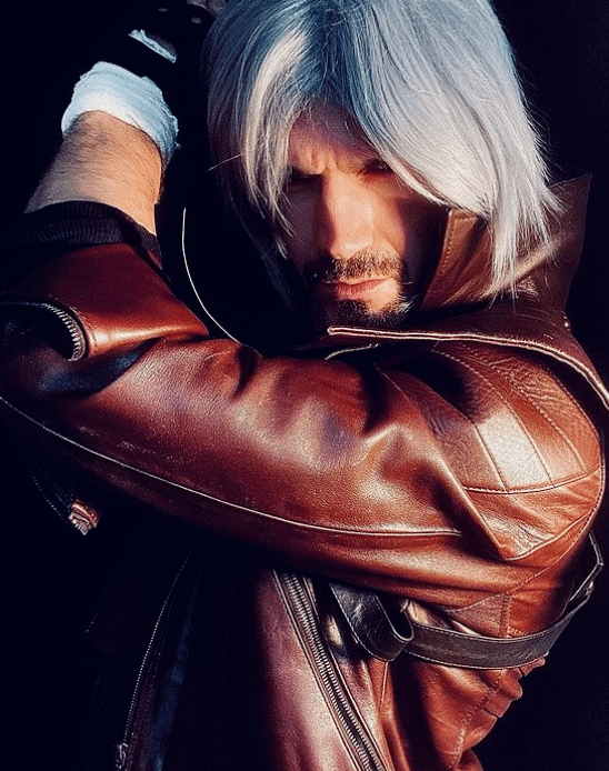 《鬼泣5》但丁脸模cos本体:万圣节别担心 哥会出手_恶魔_进行_公众