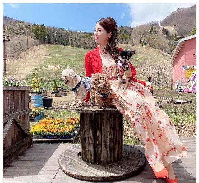 从陪酒小姐到年入40亿的超级富婆_高岛_生活_日圆