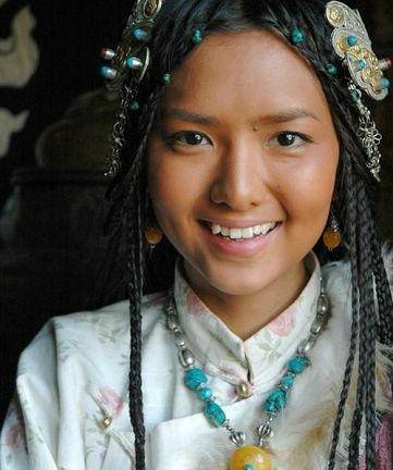 李小璐闺蜜恋情曝光,男友小她18岁为学生,她还曾是演员出身_李桃_视频