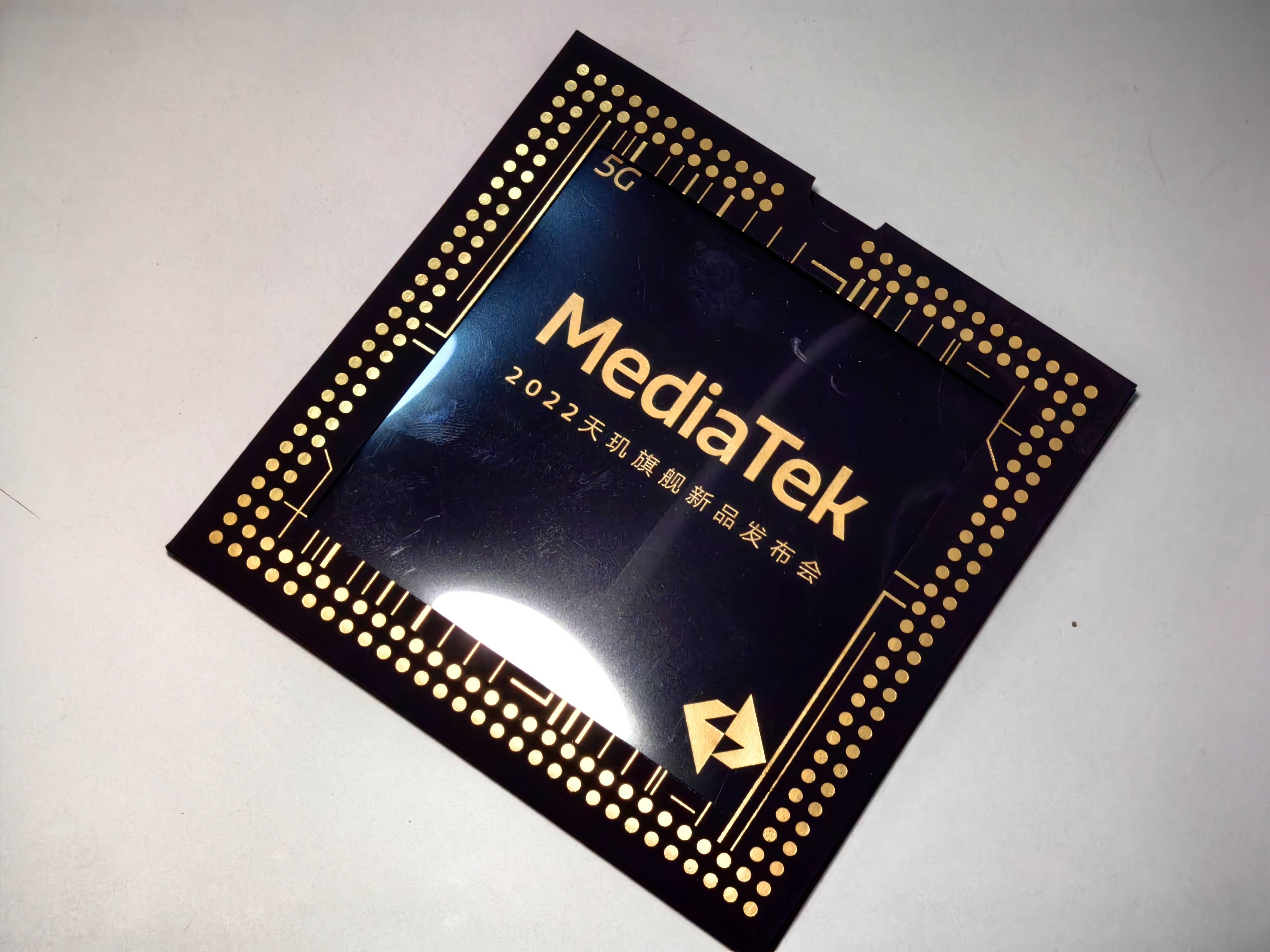 天玑9200 骁龙8gen2定档,等新机or直接入?