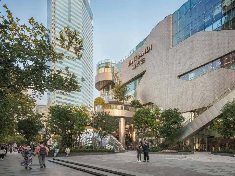上海瑞安新天地广场丨传统百货到现代化社交场所的蜕变_the_plaza_and