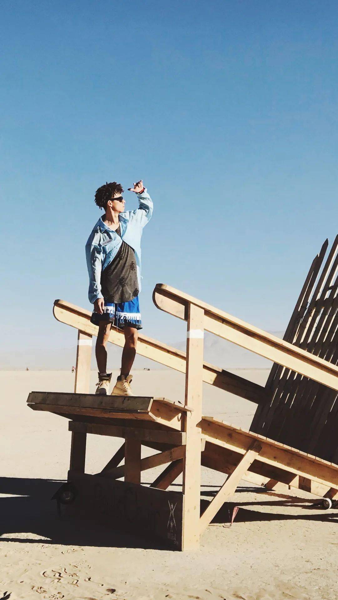 jin小菌在火人节"跳舞看世界"在 jin 的观念里,付出与回报总是成