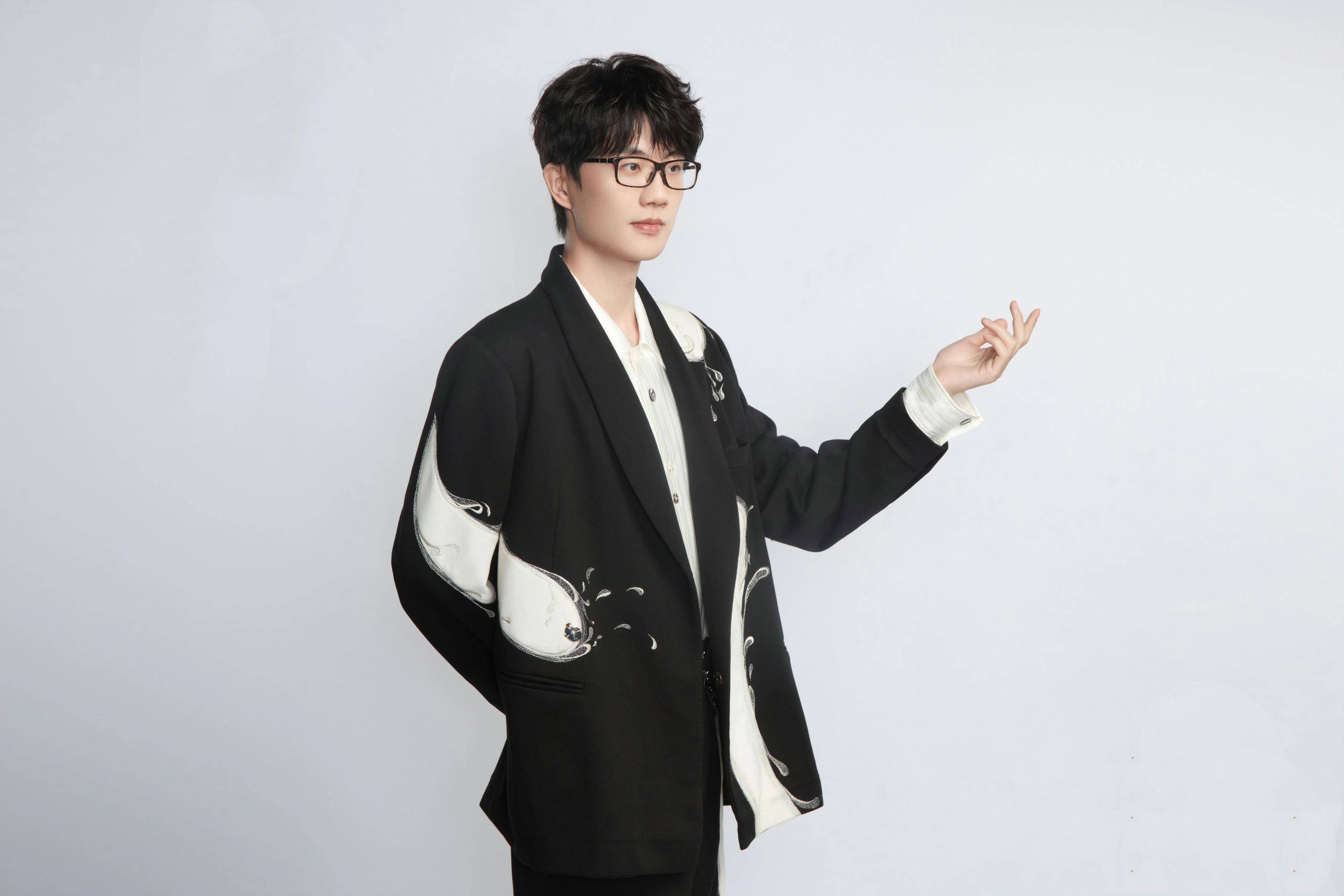 出道16年创作100多首歌,许嵩写歌没有创作瓶颈期_段正淳_李青_音乐