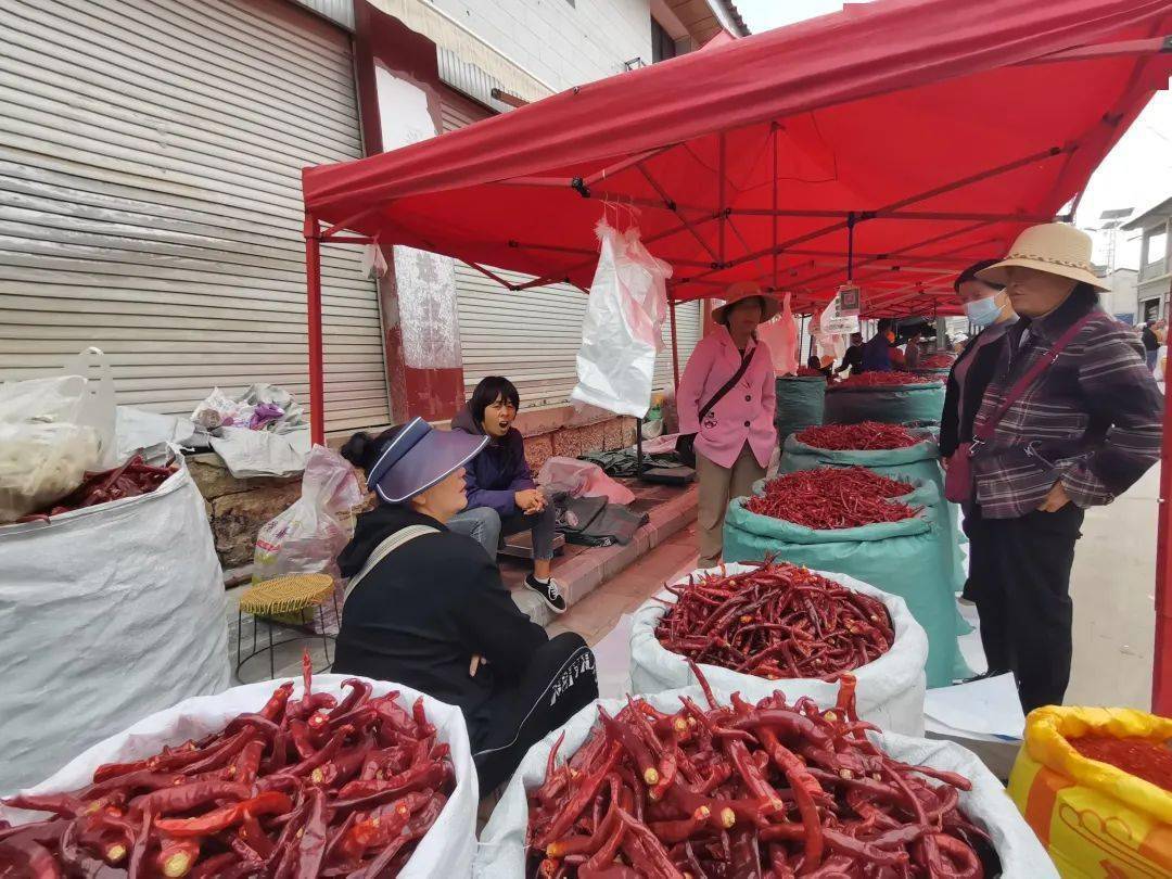 自古以來,這裡就是施甸有名的辣椒集散地,除了本地辣椒外,還有丘北