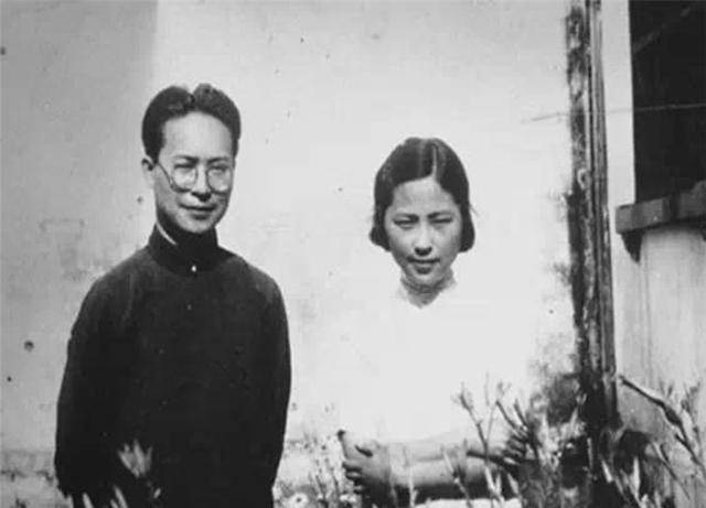 为娶到张兆和，沈从文苦写四年情书，成婚后老婆却其实不爱他