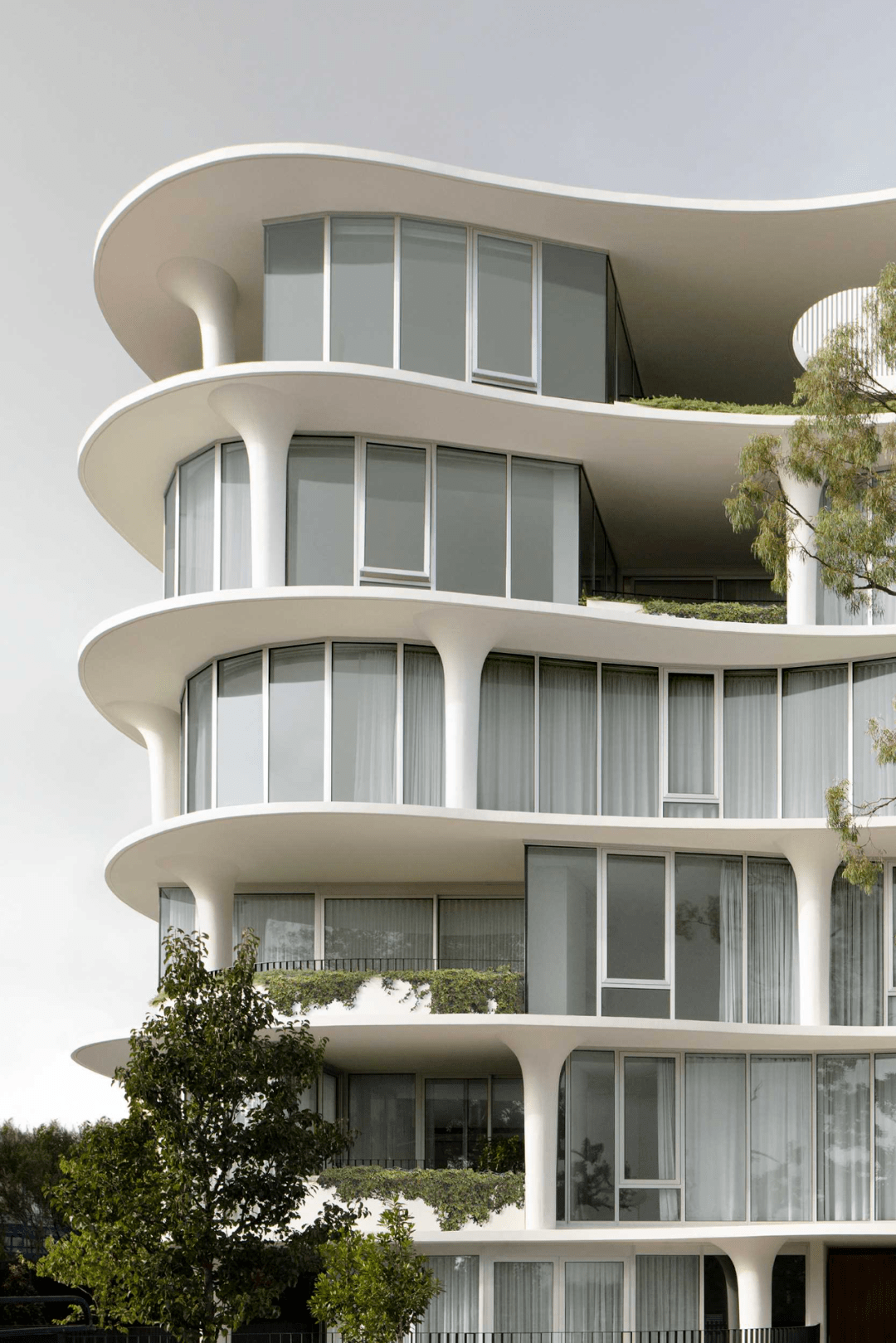 只有16套的小公寓,小而美的阳台让外立面更好看_建筑_设计_空间