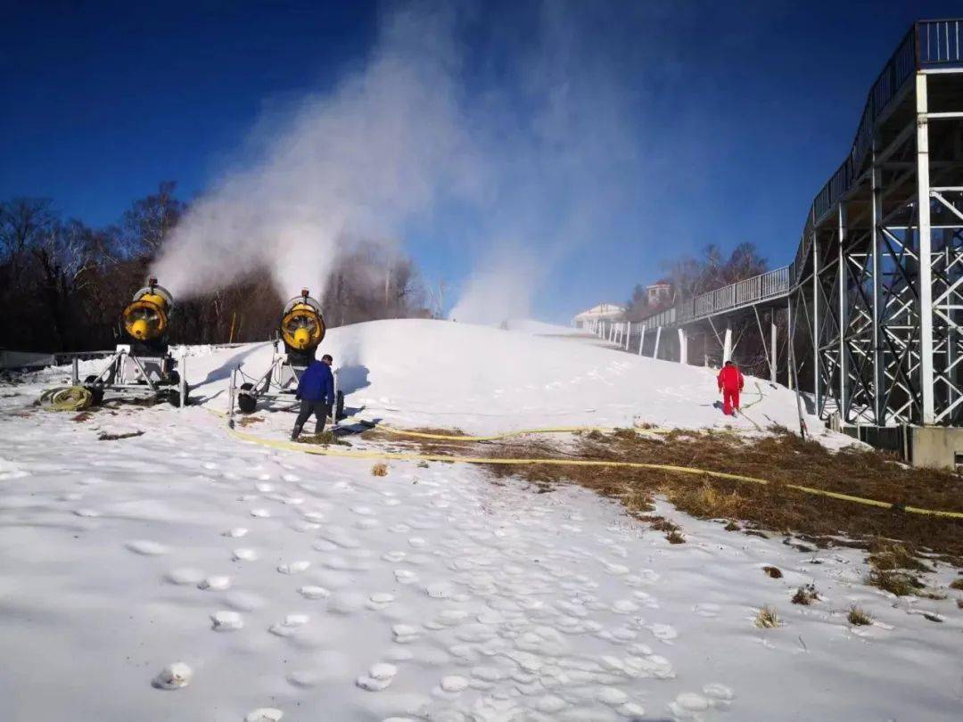 雪炮齐鸣,阳光度假村造雪工作持续进行中_雪花_场地_审核