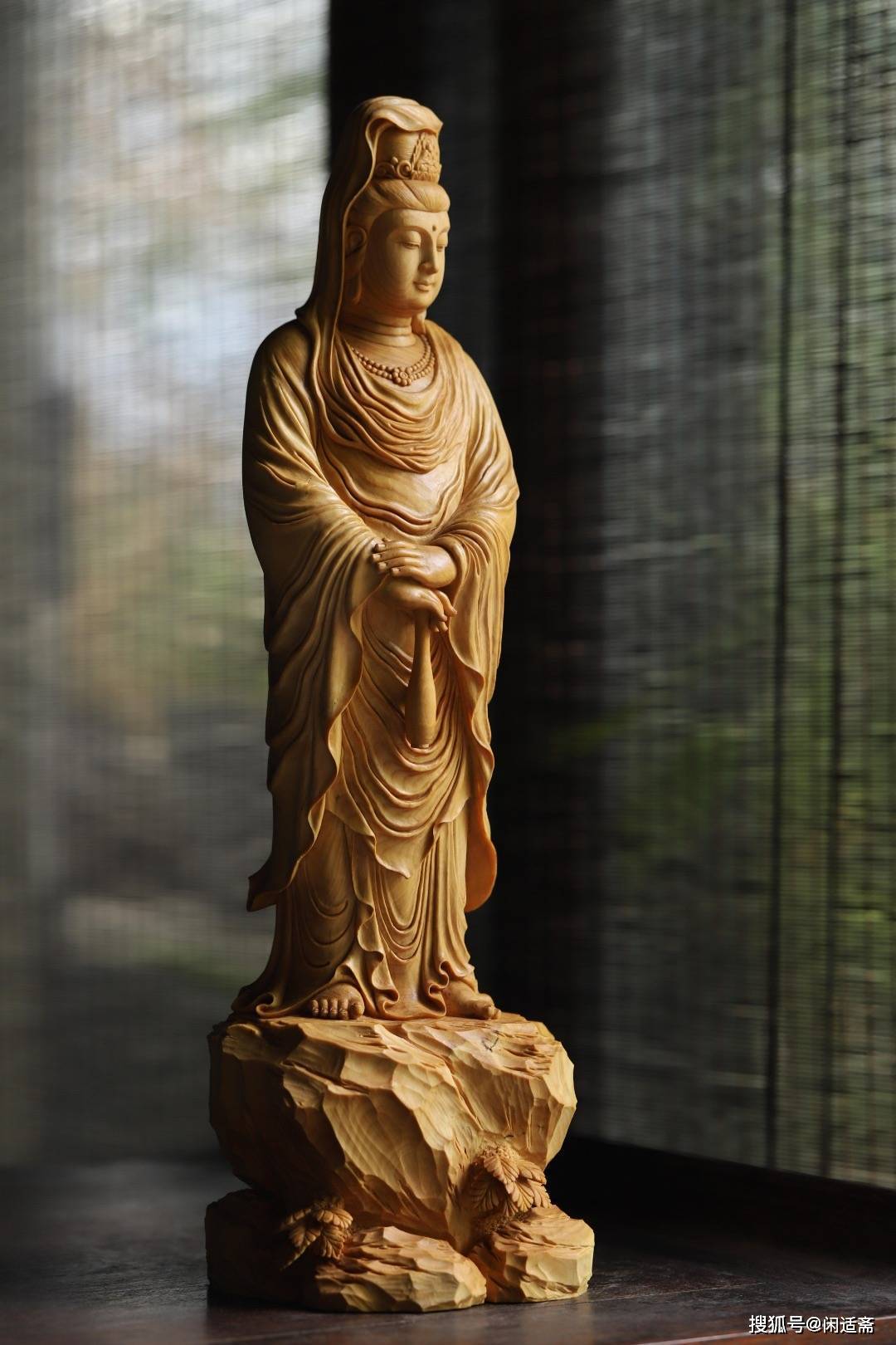 お値下 手細工彫刻 黄楊木 観音菩薩 風水 置物868 - 美術品