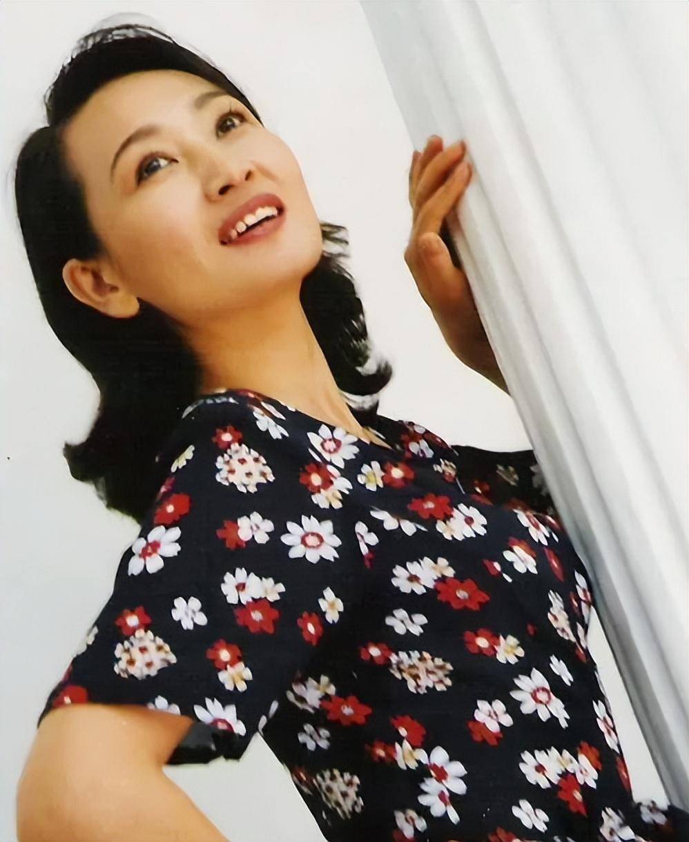"草原歌手"腾格尔:喝酒气走前任,再婚后悔悟苦尽甘来_哈斯戈瓦_因为
