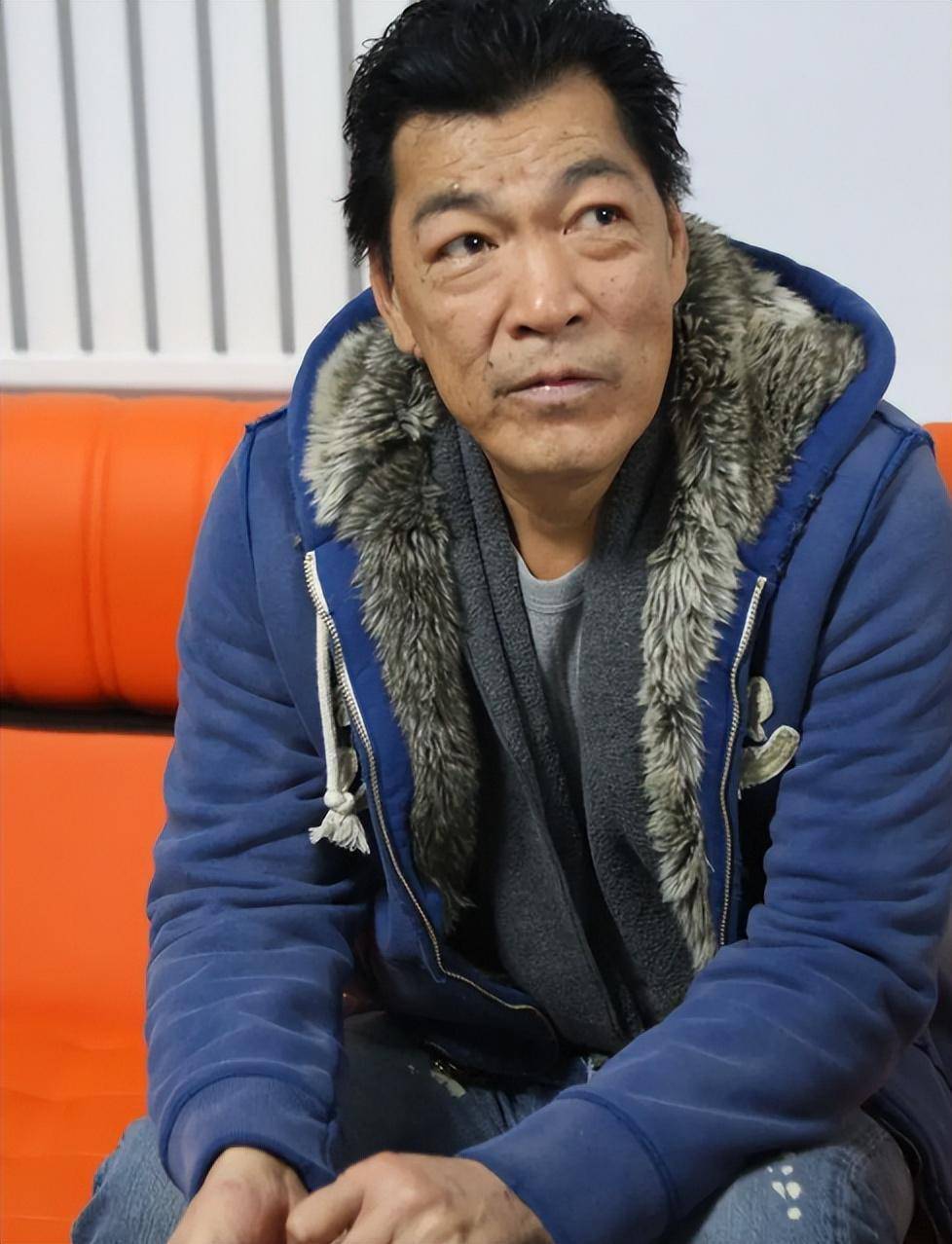 他演了一辈子坏人,娶两房妻子,死后两子争遗产,被葬在村头_成奎安_圣