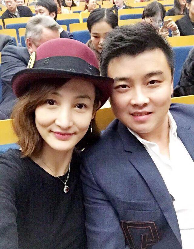 由世界冠军转型为称职丈夫，王皓与美女老婆背后有痛和纠结