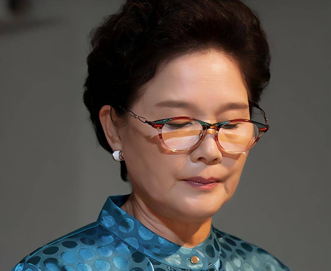 吴倩和白敬亭组cp,倪大红惊喜客串,《八零九零》想不火都难_演技_实力