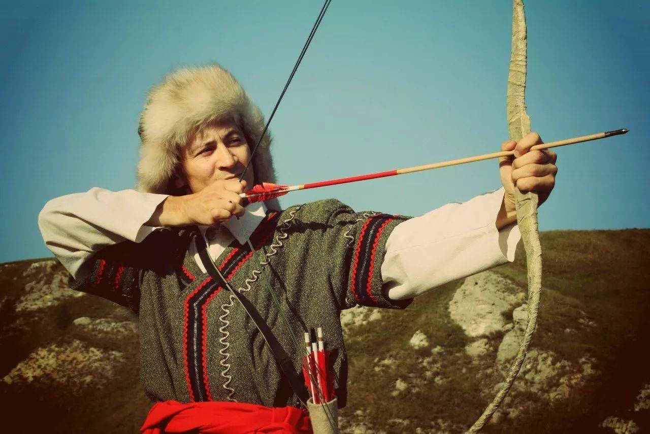 俄军弓箭手:他们是为战斗民族战斗的突厥人