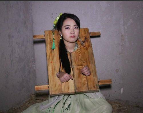 民间故事:悍妇行凶抛小儿入水,一根洗衣棍昭明案情_王宝宝_鹿家_小孩