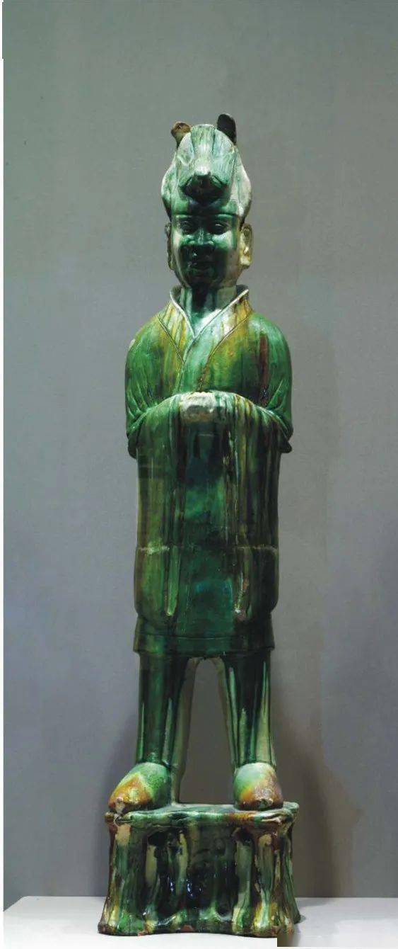 【 明朝三彩加彩文人俑 】 出土副葬品 　高43.5ｃｍ Two painted pottery standing figures of attendants, Han