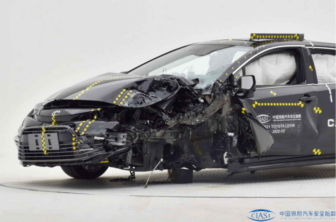 2022中保研碰撞结果,某热门电动车a柱弯折_搜狐汽车_搜狐网