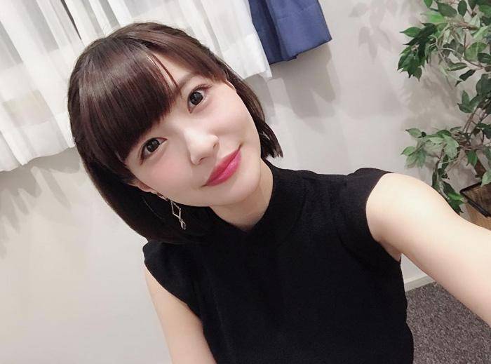 本月1号,写真偶像岸明日香在推特宣布,已从奥斯卡退社.