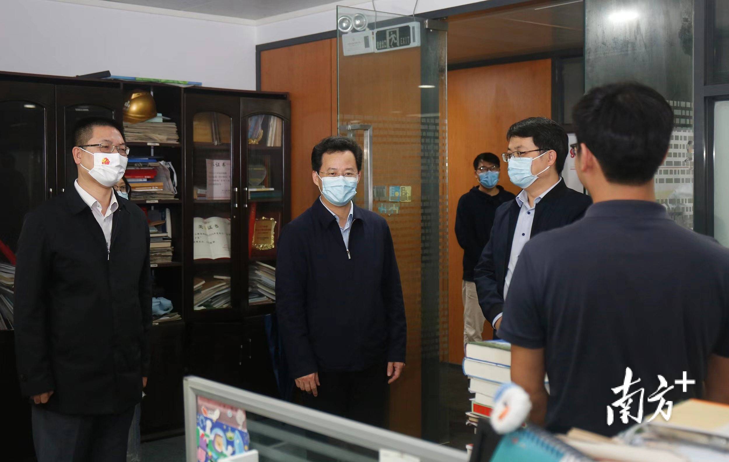 林锐熙到南方报业传媒集团中山分社开展记者节慰问_发展_建设_改革